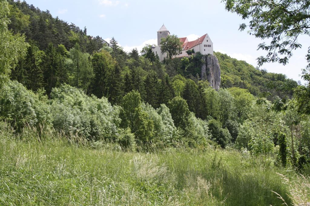Hotel-Gasthof zur Krone Riedenburg Exterior foto
