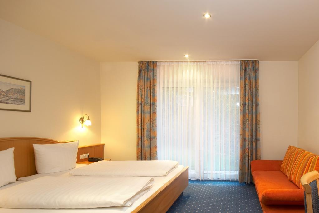 Hotel-Gasthof zur Krone Riedenburg Zimmer foto