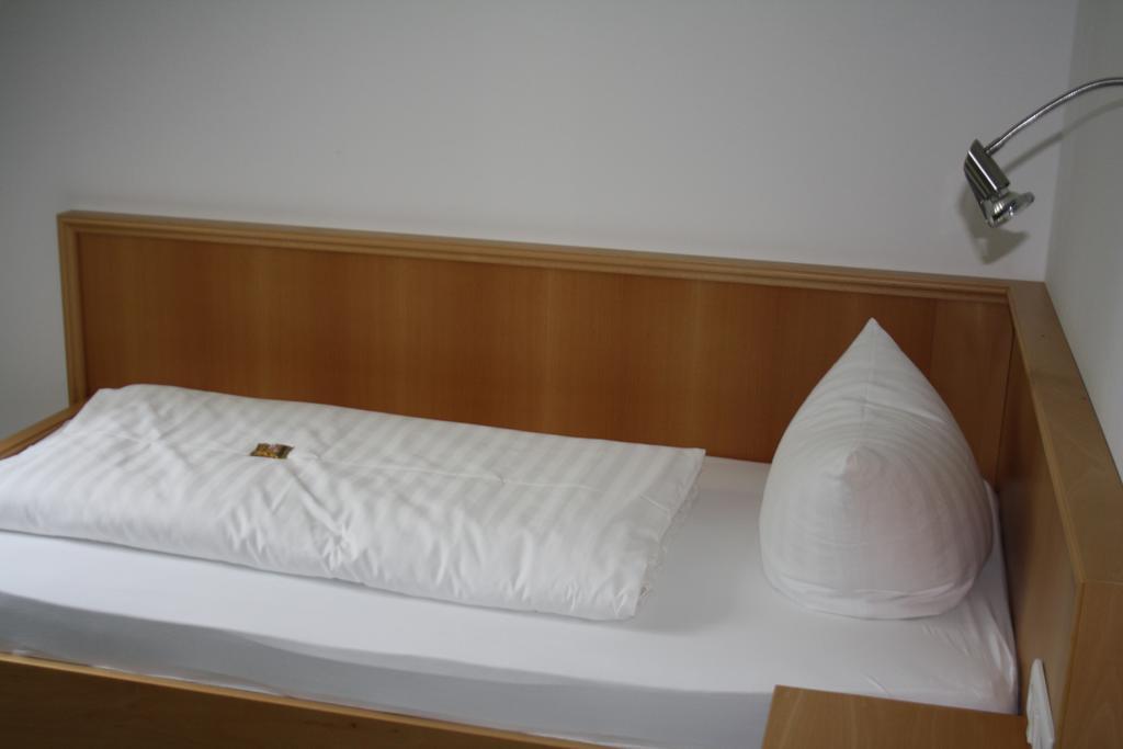 Hotel-Gasthof zur Krone Riedenburg Zimmer foto