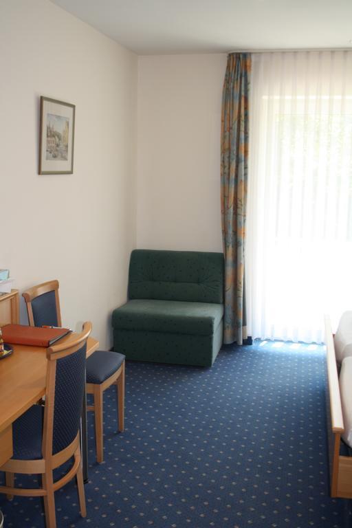 Hotel-Gasthof zur Krone Riedenburg Zimmer foto